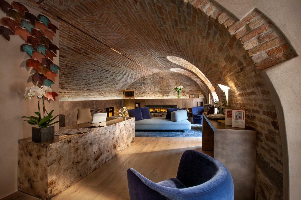 Il Cortile Di San Michele Bed and Breakfast Guarene Εξωτερικό φωτογραφία